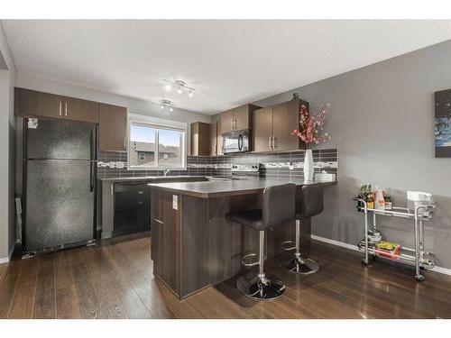 18 Evansborough Crescent Nw, Calgary, AB - Indoor Photo Showing Kitchen