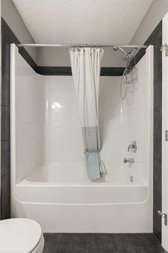 18 Evansborough Crescent Nw, Calgary, AB - Indoor Photo Showing Bathroom