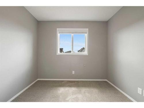 18 Evansborough Crescent Nw, Calgary, AB - Indoor Photo Showing Other Room
