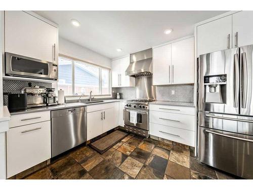 1445 Lake Ontario Drive Se, Calgary, AB - Indoor Photo Showing Kitchen With Upgraded Kitchen