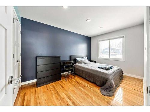 1445 Lake Ontario Drive Se, Calgary, AB - Indoor Photo Showing Bedroom