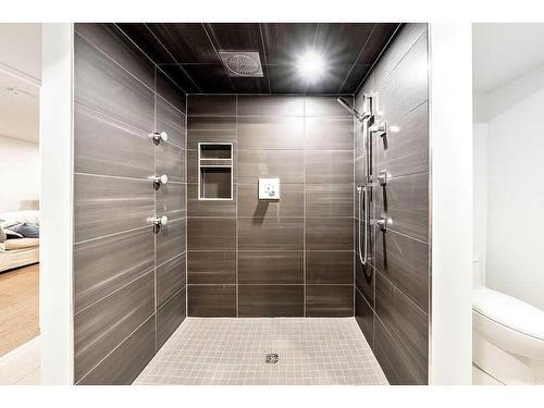 1445 Lake Ontario Drive Se, Calgary, AB - Indoor Photo Showing Bathroom