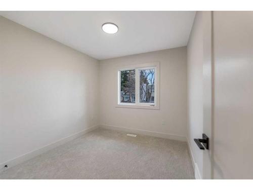 435 Wilderness Drive Se, Calgary, AB - Indoor Photo Showing Other Room