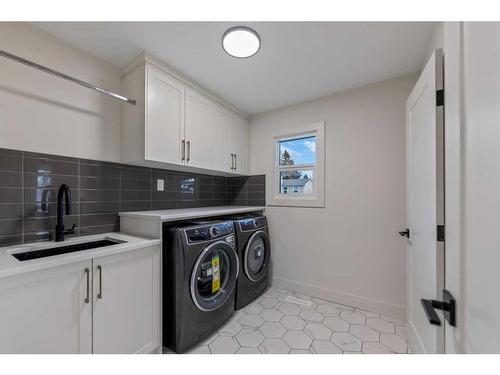435 Wilderness Drive Se, Calgary, AB - Indoor Photo Showing Laundry Room