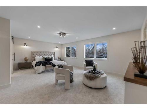 435 Wilderness Drive Se, Calgary, AB - Indoor Photo Showing Living Room