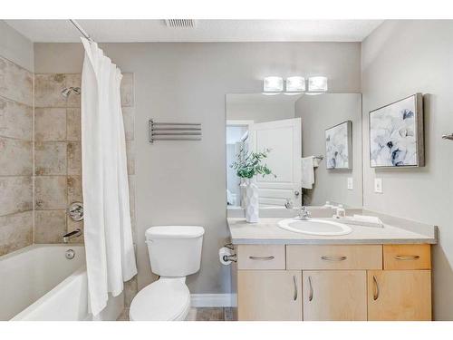 202-138 18 Avenue Se, Calgary, AB - Indoor Photo Showing Bathroom