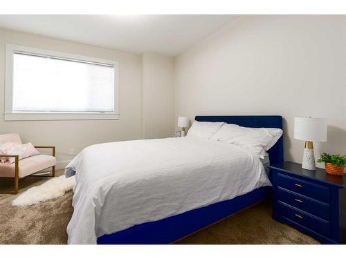 5 Aspen Summit Circle Sw, Calgary, AB - Indoor Photo Showing Bedroom