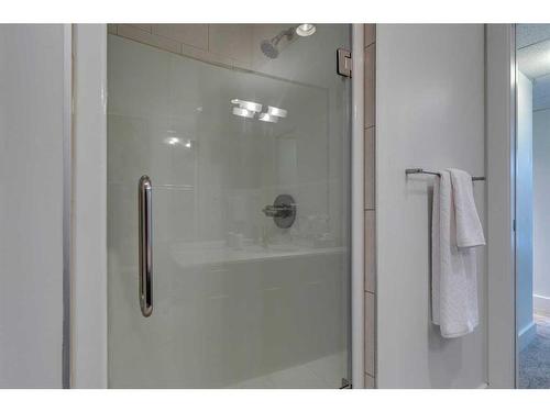 405-433 11 Avenue Se, Calgary, AB - Indoor Photo Showing Bathroom