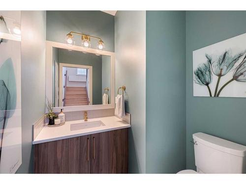 303-81 Greenbriar Place Nw, Calgary, AB - Indoor Photo Showing Bathroom