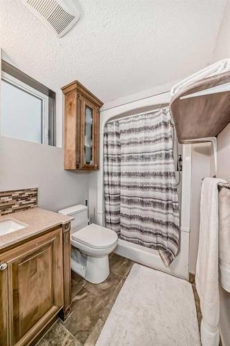 56 Mckenzie Lake Crescent Se, Calgary, AB - Indoor Photo Showing Bathroom