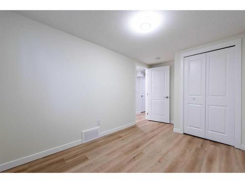 9715 Elbow Drive Sw, Calgary, AB - Indoor Photo Showing Other Room