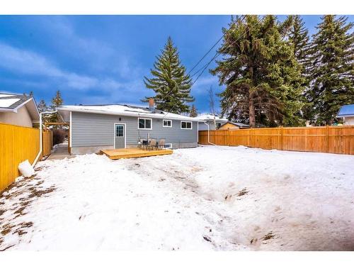 9715 Elbow Drive Sw, Calgary, AB - Outdoor With Backyard