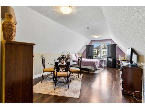 384 Coopers Terrace Sw, Airdrie, AB - Indoor Photo Showing Bedroom