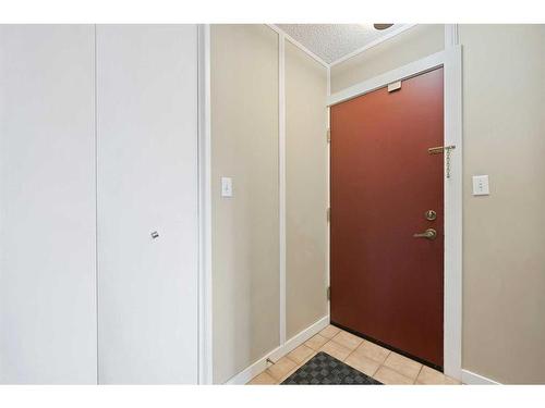 305-1208 14 Avenue Sw, Calgary, AB - Indoor Photo Showing Other Room