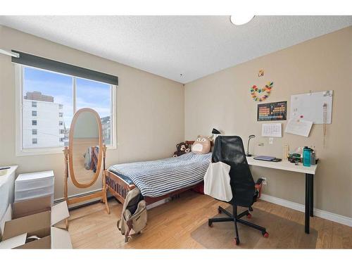 305-1208 14 Avenue Sw, Calgary, AB - Indoor Photo Showing Bedroom