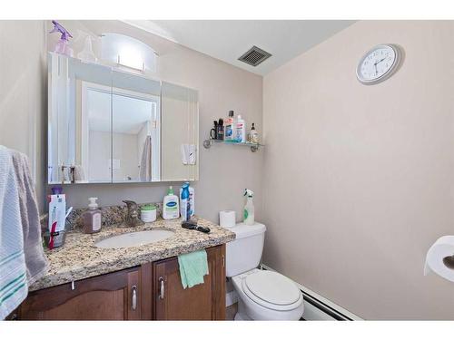 305-1208 14 Avenue Sw, Calgary, AB - Indoor Photo Showing Bathroom