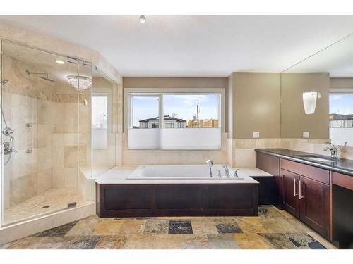 2433 29 Avenue Sw, Calgary, AB - Indoor Photo Showing Bathroom