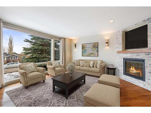 2433 29 Avenue Sw, Calgary, AB - Indoor Photo Showing Living Room With Fireplace
