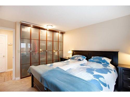 953 Ranchview Crescent Nw, Calgary, AB - Indoor Photo Showing Bedroom