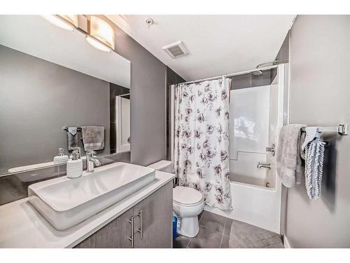 3309-302 Skyview Ranch Drive Ne, Calgary, AB - Indoor Photo Showing Bathroom