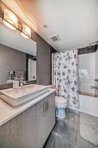 3309-302 Skyview Ranch Drive Ne, Calgary, AB - Indoor Photo Showing Bathroom
