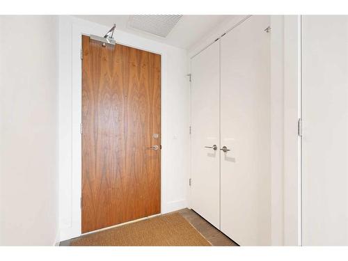 1707-1025 5 Avenue Sw, Calgary, AB - Indoor Photo Showing Other Room