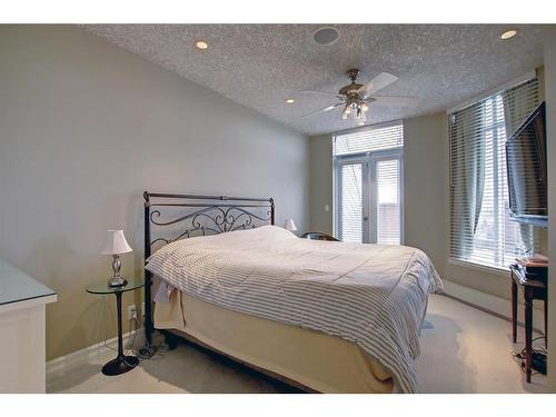 902-1726 14 Avenue Nw, Calgary, AB - Indoor Photo Showing Bedroom