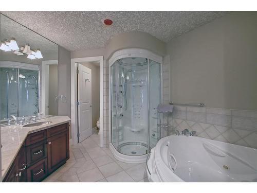 902-1726 14 Avenue Nw, Calgary, AB - Indoor Photo Showing Bathroom