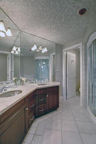 902-1726 14 Avenue Nw, Calgary, AB - Indoor Photo Showing Bathroom