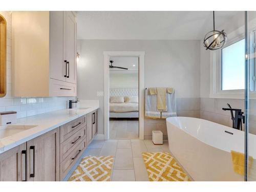 307 Stonemere Bay, Chestermere, AB - Indoor Photo Showing Bathroom