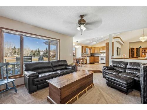 83 Riverview Circle, Cochrane, AB - Indoor Photo Showing Living Room