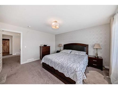 476 Bayview Way, Airdrie, AB - Indoor Photo Showing Bedroom
