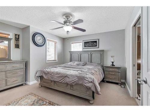 37 Everwillow Park Sw, Calgary, AB - Indoor Photo Showing Bedroom