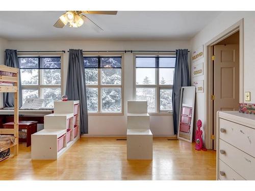 2235 6 Avenue Nw, Calgary, AB - Indoor Photo Showing Other Room
