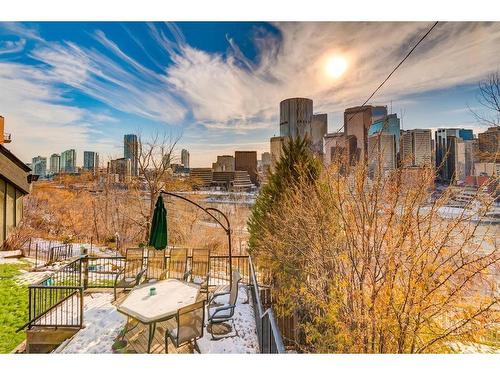 215 2 Avenue Ne, Calgary, AB - Outdoor With View