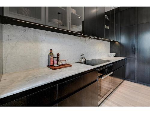 4507 4A Street Sw, Calgary, AB - Indoor Photo Showing Kitchen