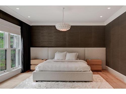 4507 4A Street Sw, Calgary, AB - Indoor Photo Showing Bedroom
