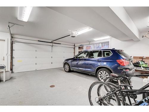 4507 4A Street Sw, Calgary, AB - Indoor Photo Showing Garage