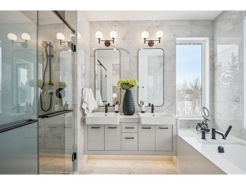 2309 13 Street Nw, Calgary, AB - Indoor Photo Showing Bathroom