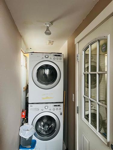 6115 Penbrooke Drive Se, Calgary, AB - Indoor Photo Showing Laundry Room
