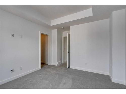 801-335 Creekside Boulevard Sw, Calgary, AB - Indoor Photo Showing Other Room