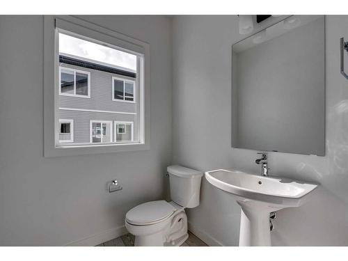 802-335 Creekside Boulevard Sw, Calgary, AB - Indoor Photo Showing Bathroom