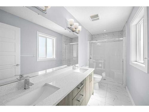 715 Edgefield Crescent, Strathmore, AB - Indoor Photo Showing Bathroom