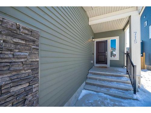 715 Edgefield Crescent, Strathmore, AB - Outdoor