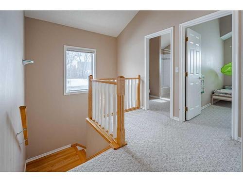 1204 5 Avenue Nw, Calgary, AB - Indoor Photo Showing Other Room