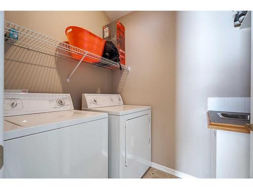 1204 5 Avenue Nw, Calgary, AB - Indoor Photo Showing Laundry Room