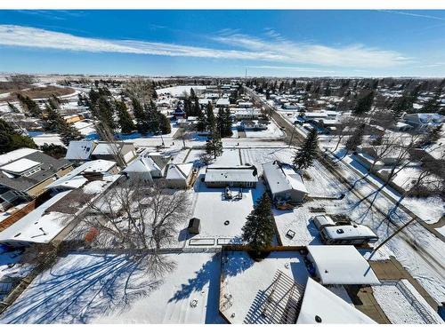 77 2 Street Se, High River, AB - Outdoor