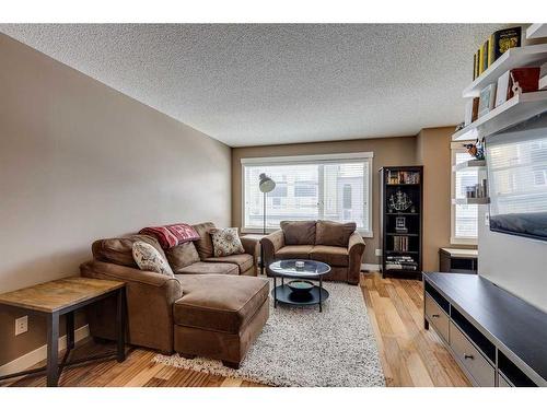 237 Covecreek Circle Ne, Calgary, AB - Indoor Photo Showing Living Room