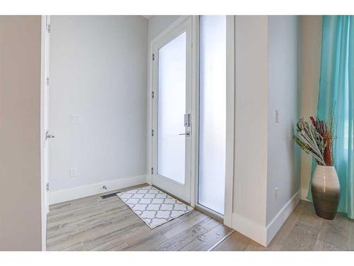419 36 Street Sw, Calgary, AB - Indoor Photo Showing Other Room