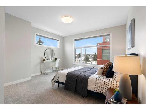 101-408 27 Avenue Ne, Calgary, AB - Indoor Photo Showing Bedroom